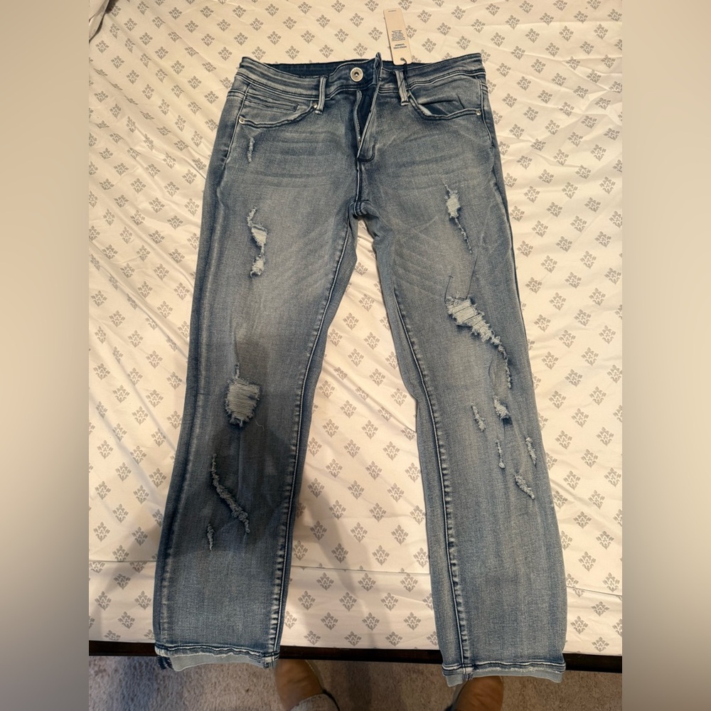 Tractr Distressed Light Wash Women's Jeans NWT